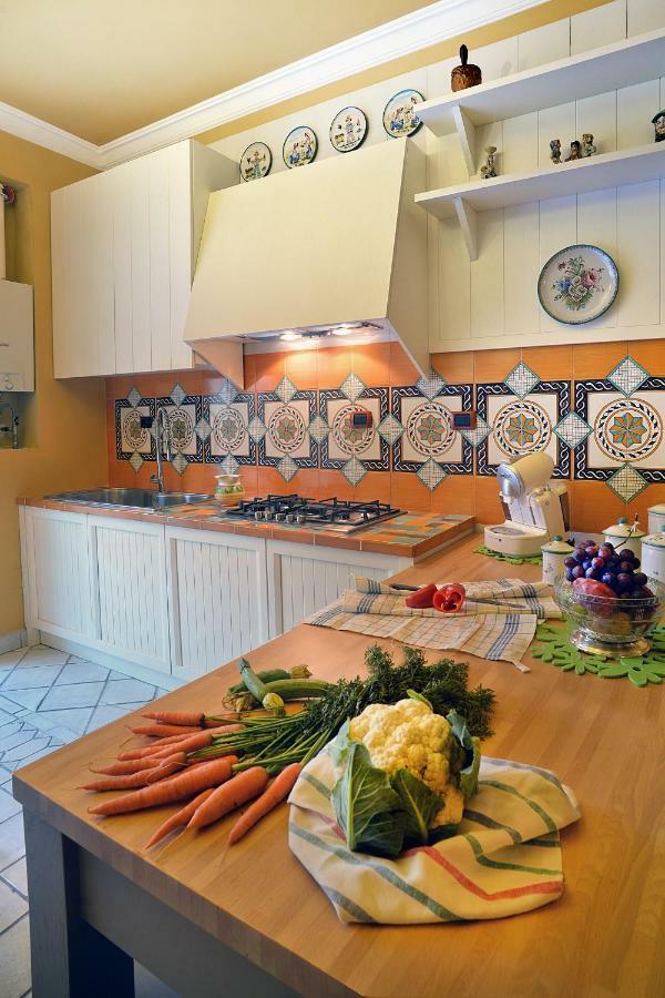 Donna Filomena Casa Vacanza Di Charme Salerno Bagian luar foto